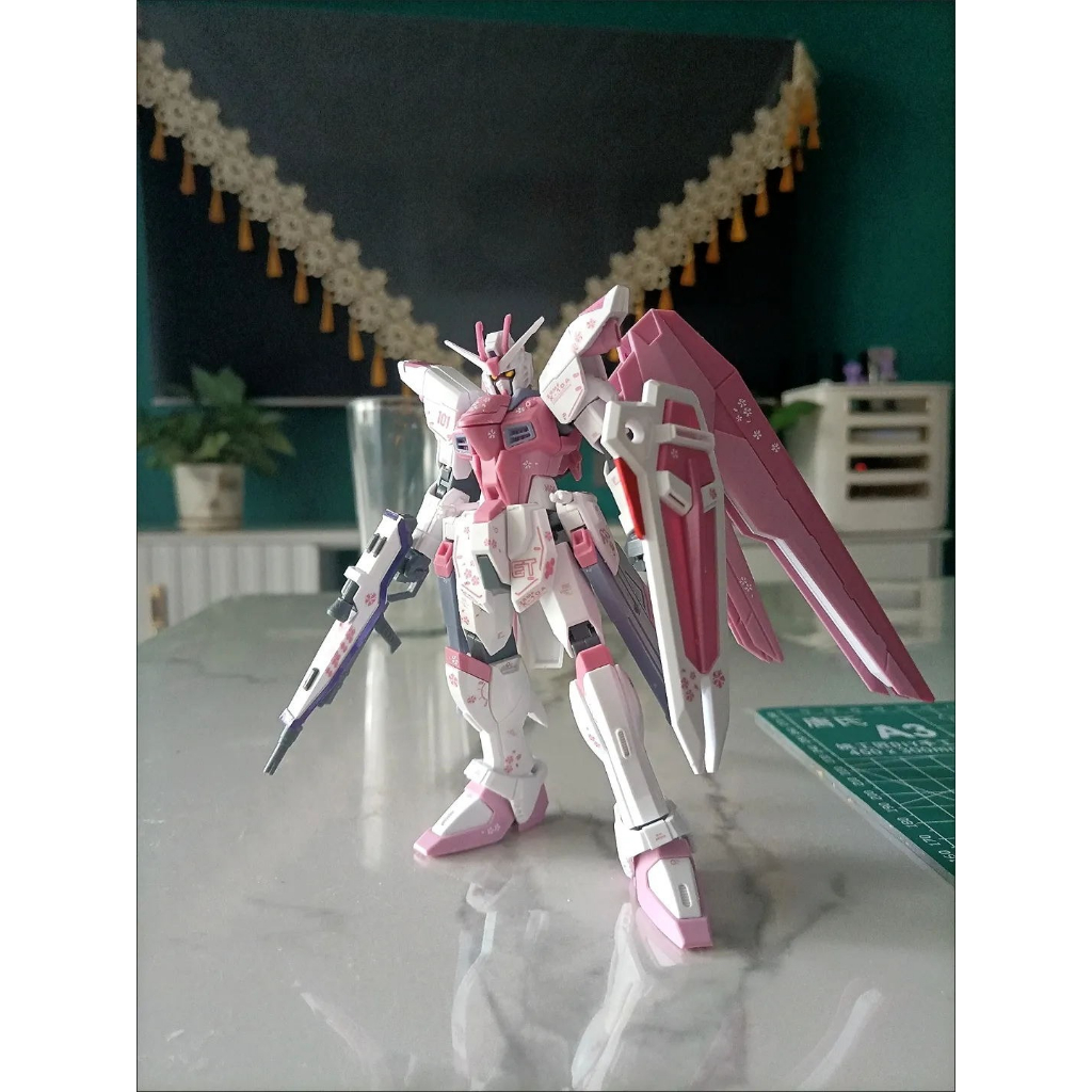Mô Hình Lắp Ráp HG Freedom Fighter Sakura 192A 1/144