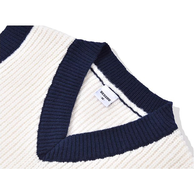 Áo Gile Dessuu chất liệu len màu kem họa tiết thêu chữ DU