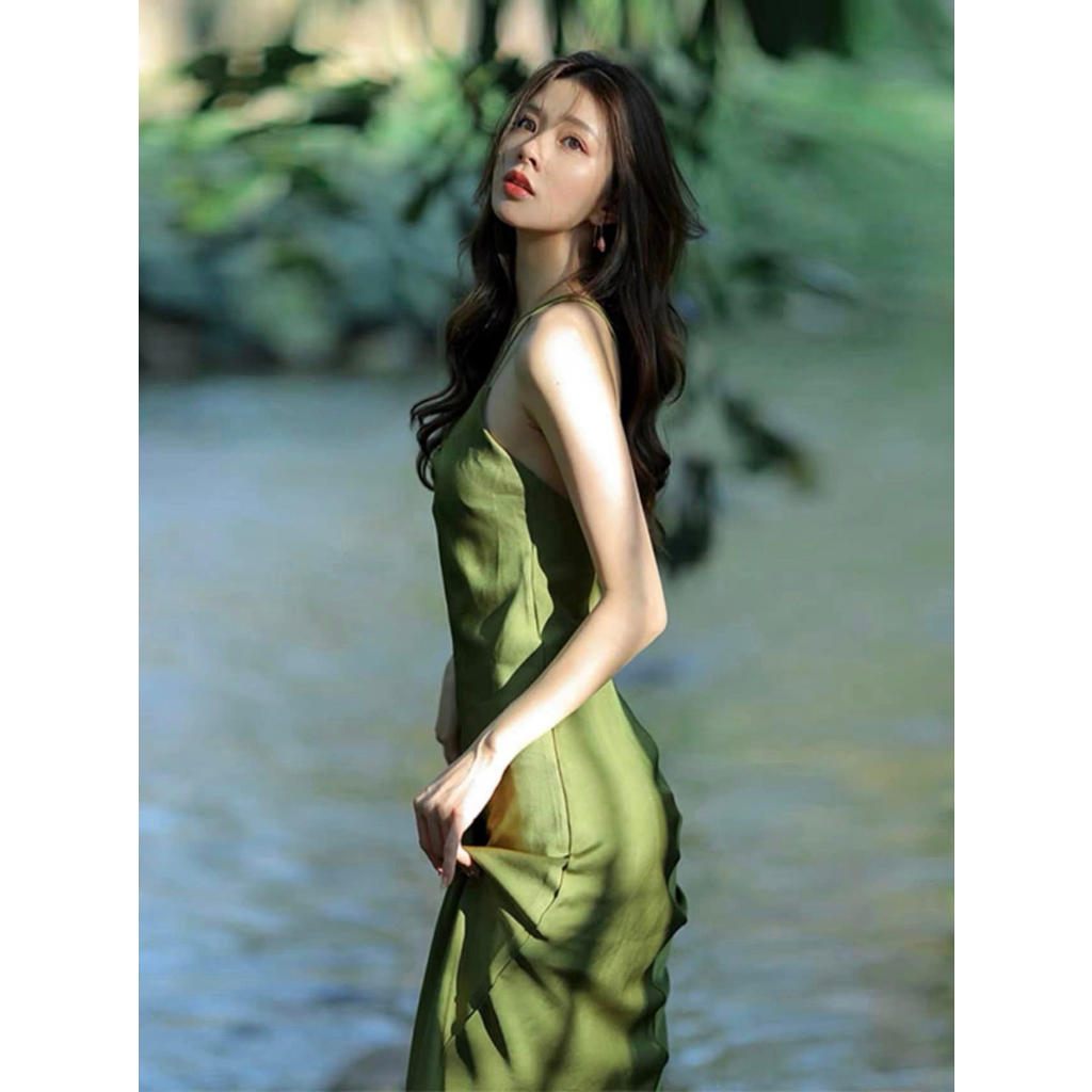 Đầm dây đan chéo