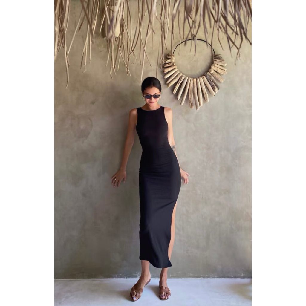 Đầm body xẻ tà