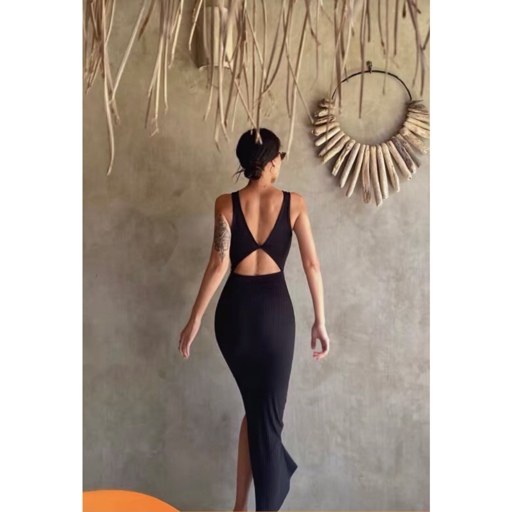 Đầm body xẻ tà