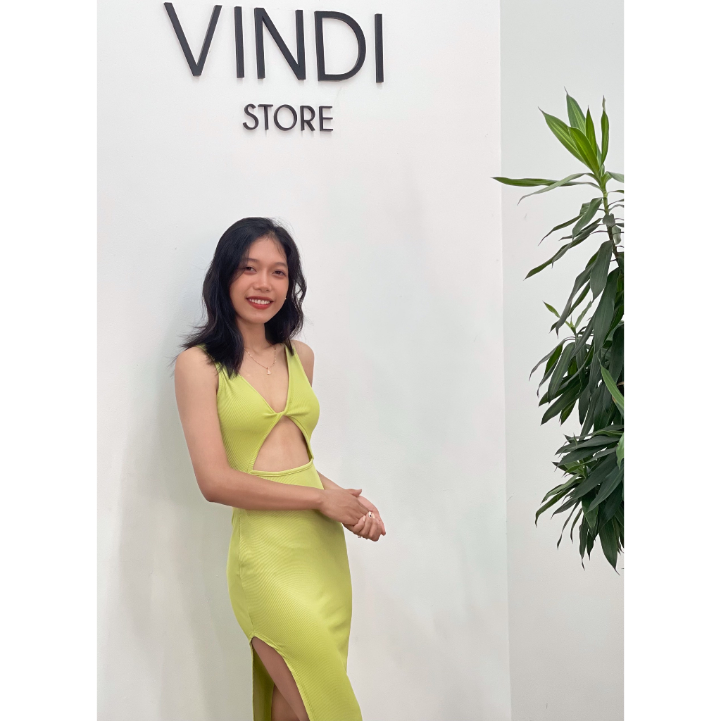 Đầm body xẻ tà