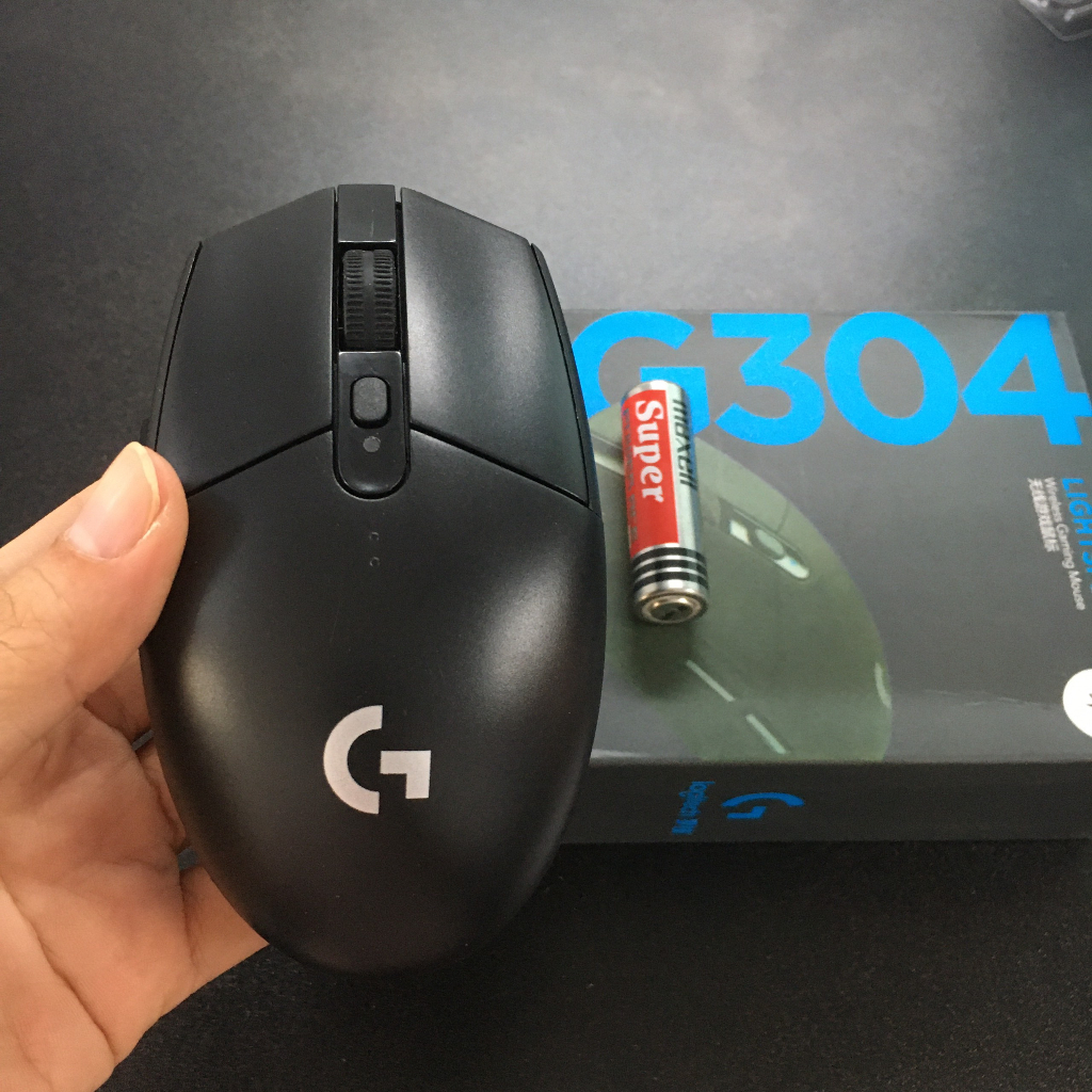 Chuột không dây G304 Logitech Lightspeed - 12k DPI, nhẹ, 6 nút lập trình hàng nhập khẩu- bảo hành 1 năm