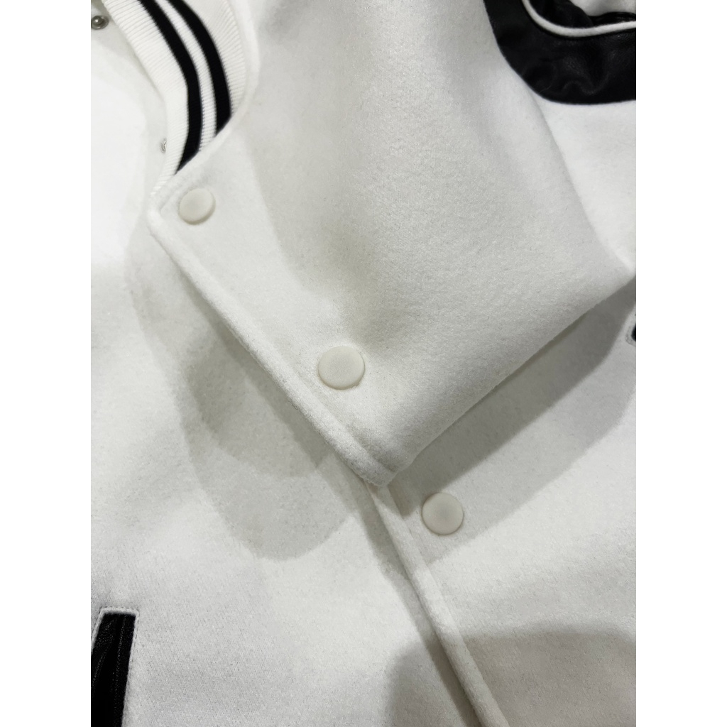 Áo khoác nam bomber GVC Teddy trắng phong cách năng động, Áo khoác bỏng chày Teddy nam nữ unisex viền vai phối da trendy