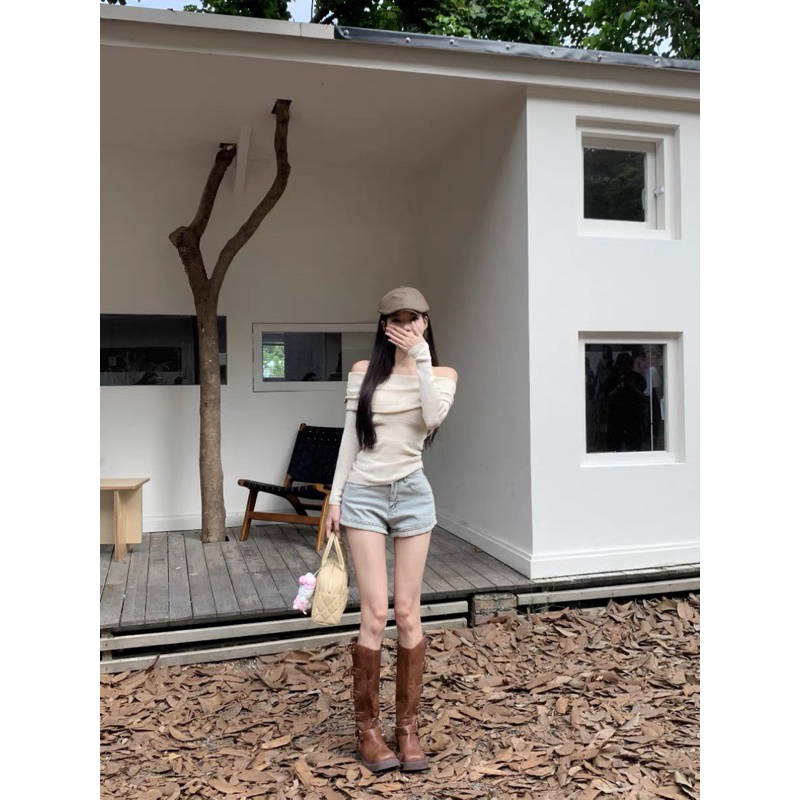 Áo kiểu trễ vai vạt gập phong cách nhẹ nhàng 2023