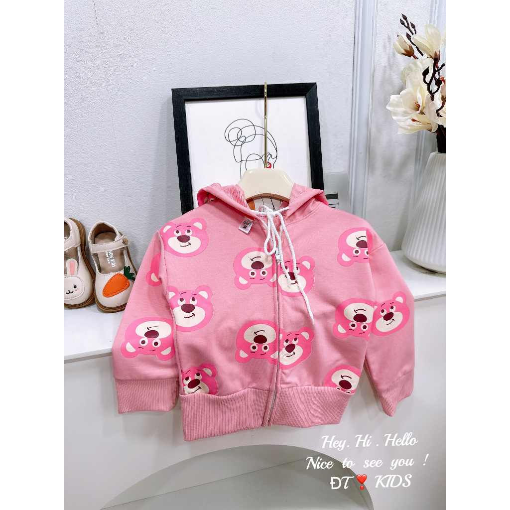 Áo khoác gấu dâu lotso hot trend 2023 cho bé gái và mẹ