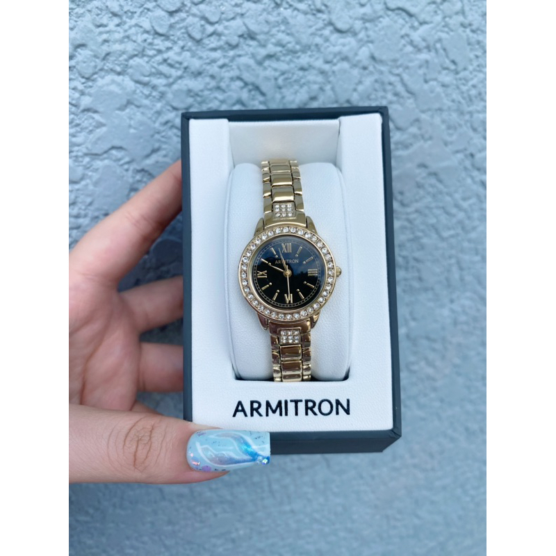 Đồng hồ nữ Armitron dây kim loại màu gold, kích thước 26mm