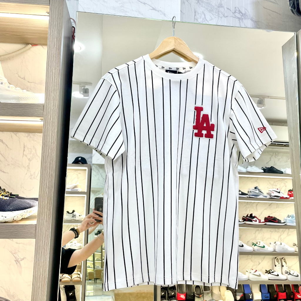 Áo Thun New Era - Áo La Kẻ Sọc *Bông Đỏ* - Trắng - Code: 19500183