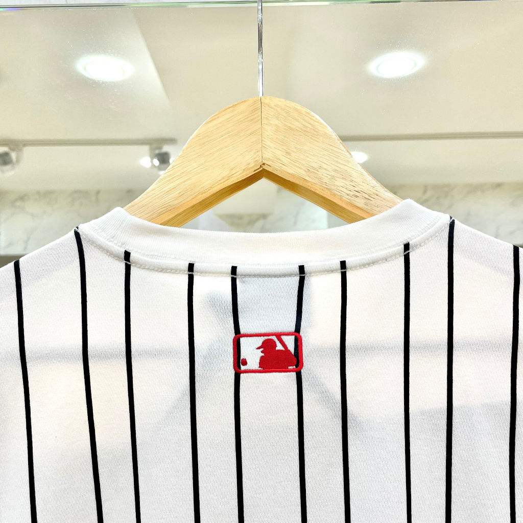 Áo Thun New Era - Áo La Kẻ Sọc *Bông Đỏ* - Trắng - Code: 19500183