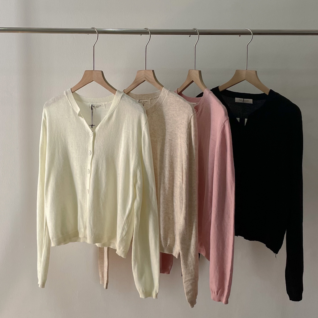 Áo len mỏng cổ tròn cài cúc tay bo 023