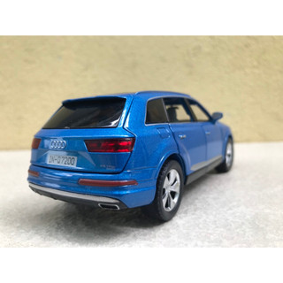 Mô hình xe AUDI Q7 2021 1:32