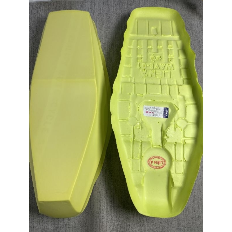 Mút yên 2 tầng Liên Á kèm da yên chỉ đỏ