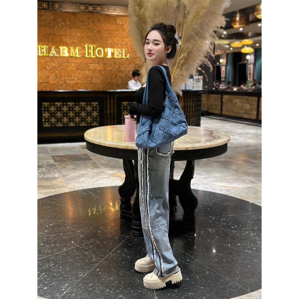 Áo thun dài tay hở ngực tang Pr