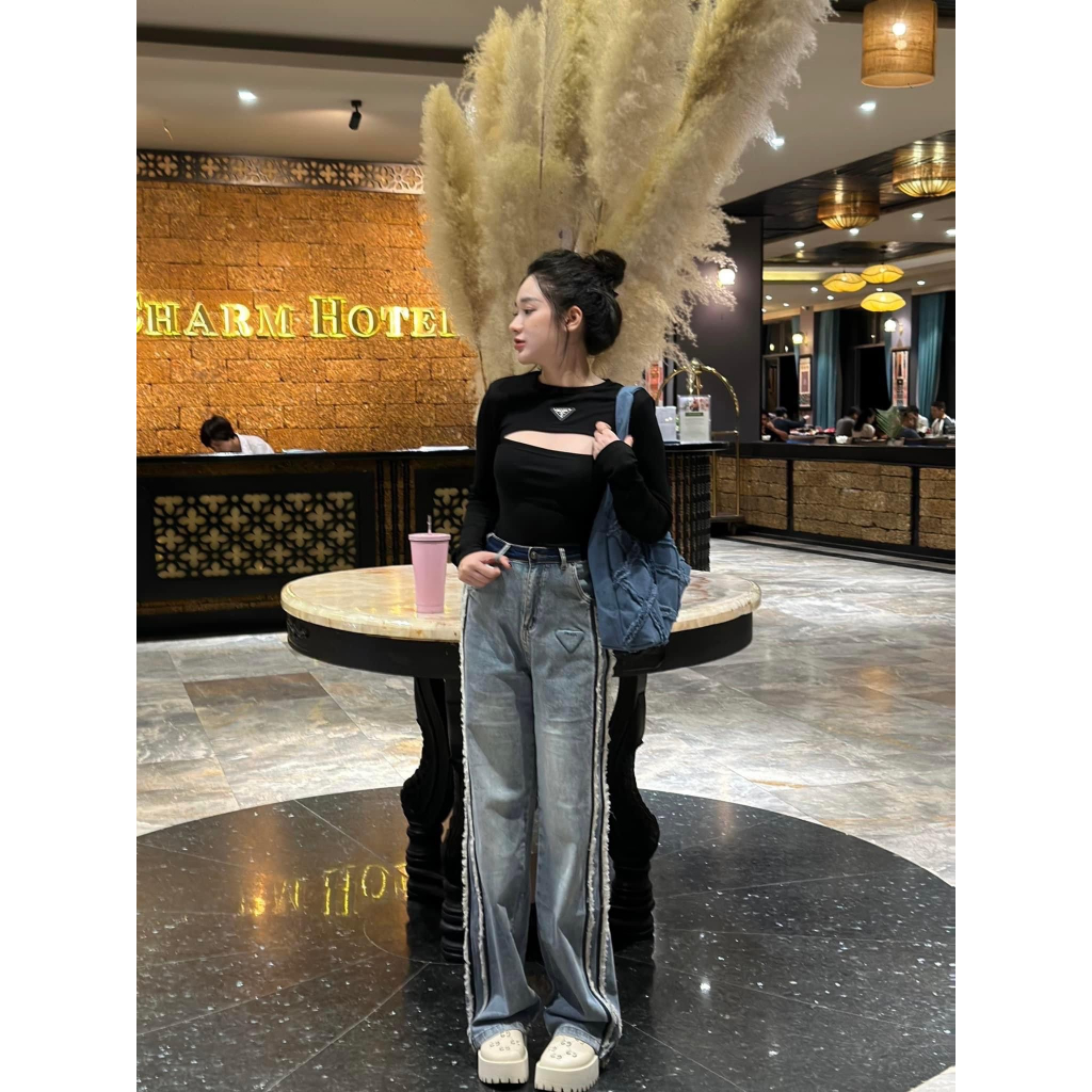 Áo thun dài tay hở ngực tang Pr