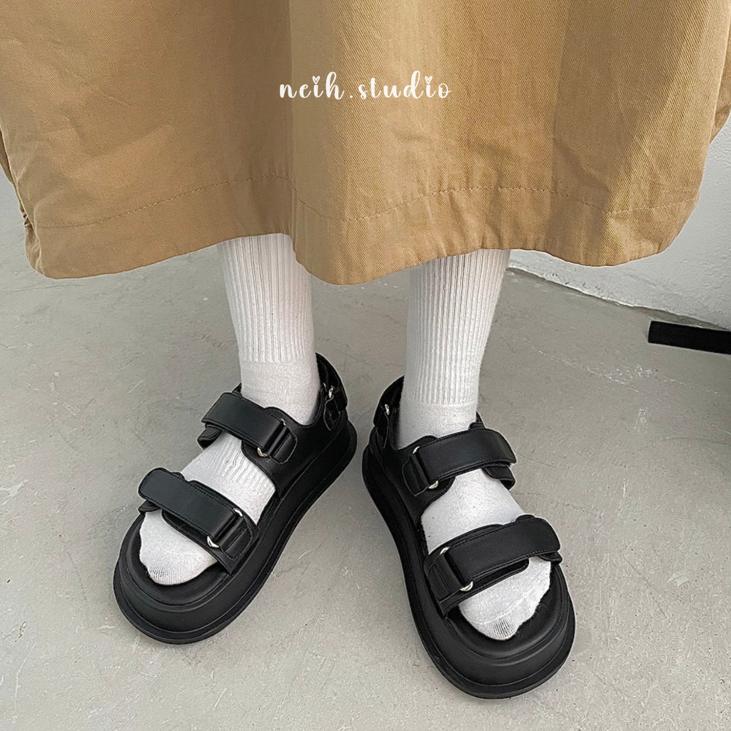 Dép SANDAL nữ quai dán 2 màu đen-trắng đế bằng neih.studio