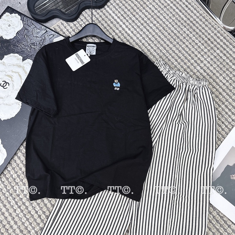 Bộ Áo Cotton Tàu Thêu Gấu Phối Quần Đũi Kẻ Sọc Dài