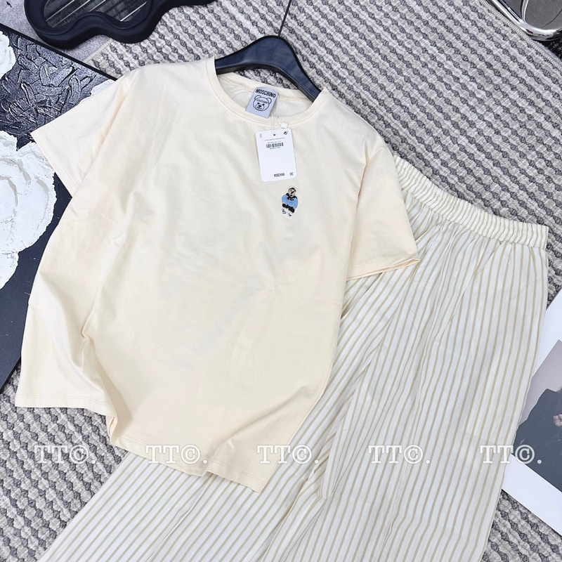 Bộ Áo Cotton Tàu Thêu Gấu Phối Quần Đũi Kẻ Sọc Dài