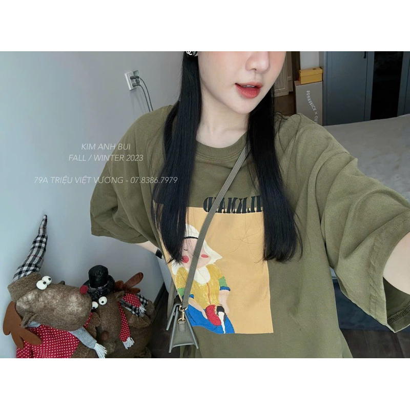 Áo Phông Xanh Rêu Hình Cô Gái KAB