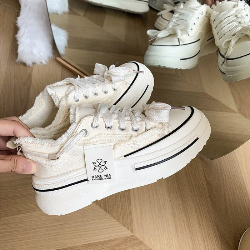 Giầy thể thao Turua gắn tem đế 3cm chất vải canvas siêu êm