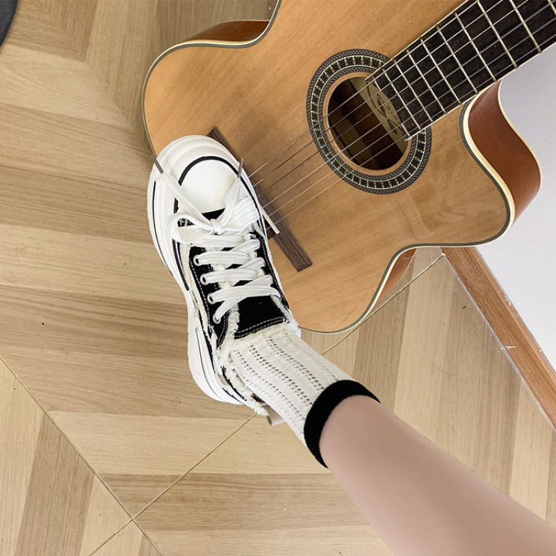 Giầy thể thao Turua gắn tem đế 3cm chất vải canvas siêu êm