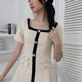 Váy dạ viền đen cúc ngọc 212