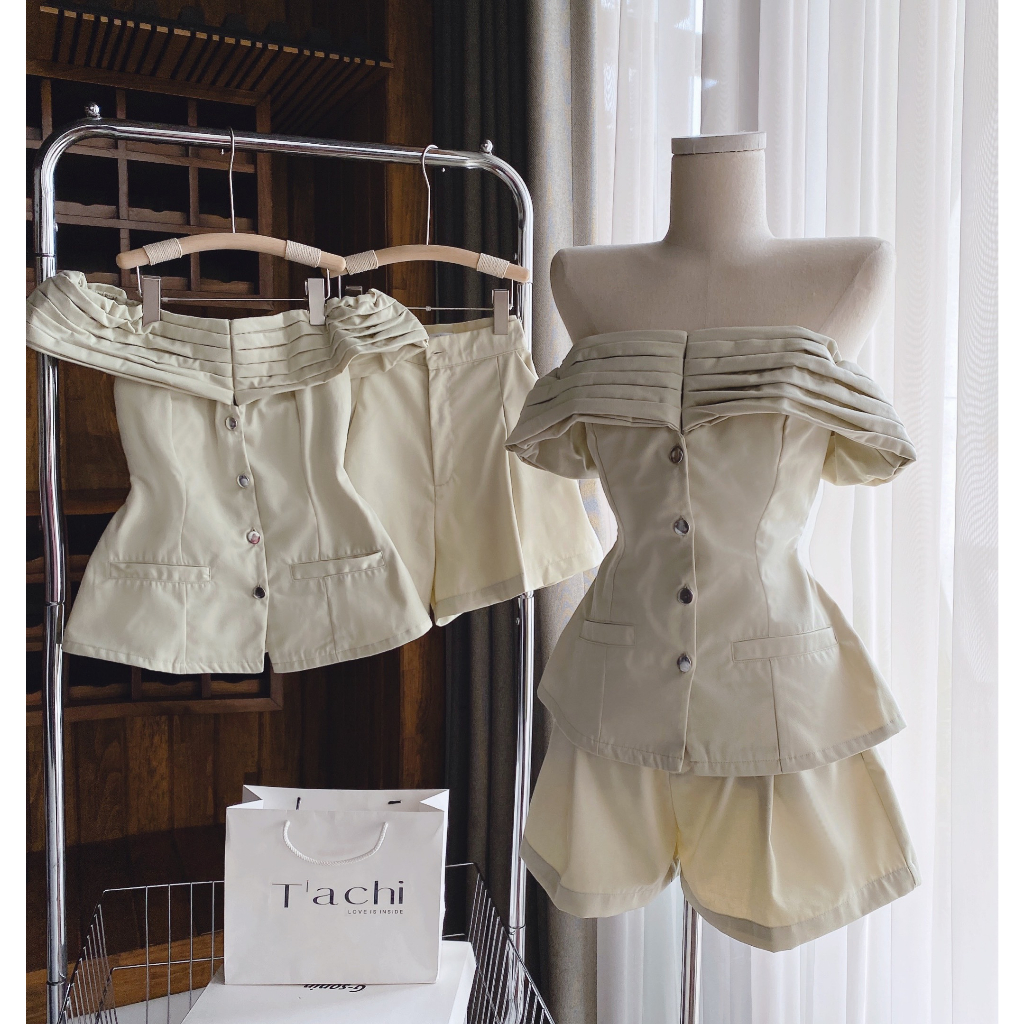 Set áo bẹt vai nút bọc, quần short kem