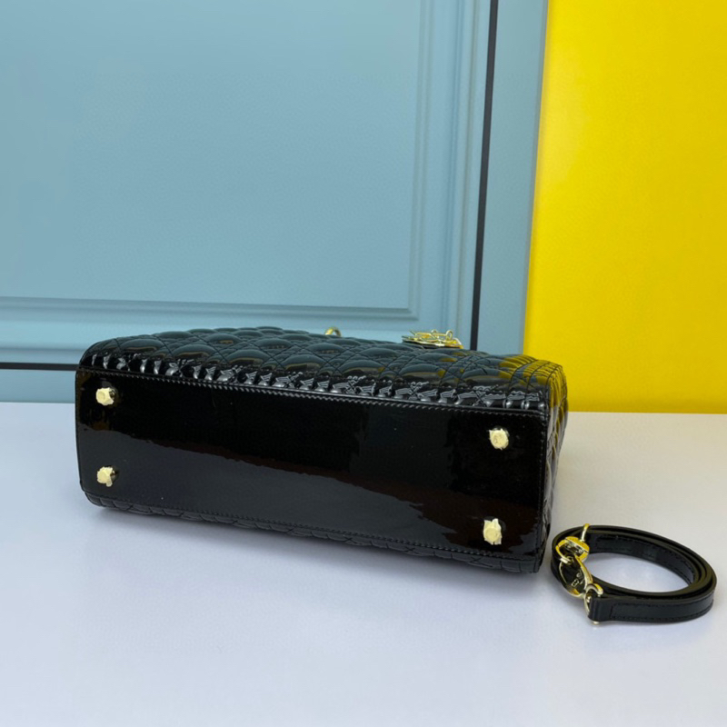 Túi xách Dior lady size lớn 32 cm, túi da bê được may bằng hoạ tiết cổ điển Cannagr cao cấp