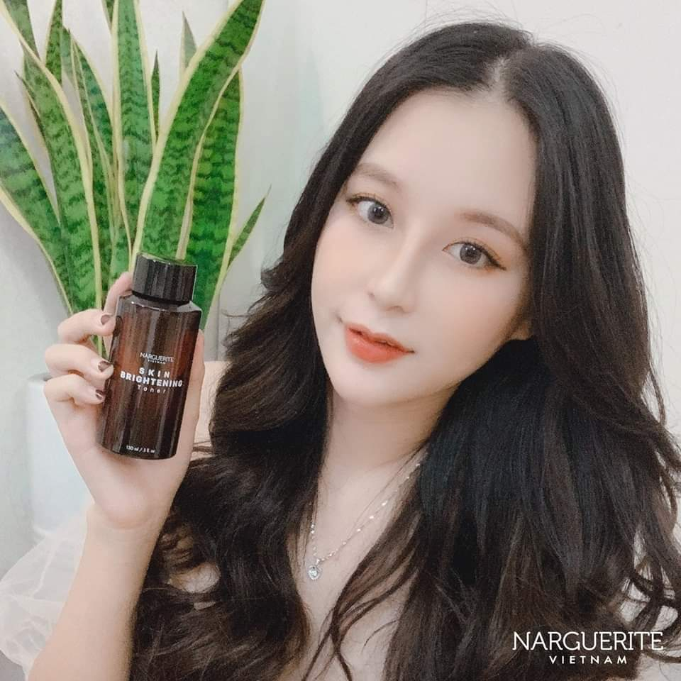NƯỚC HOA HỒNG SÁNG DA SKIN BRIGHTENING TONER NARGUERITE