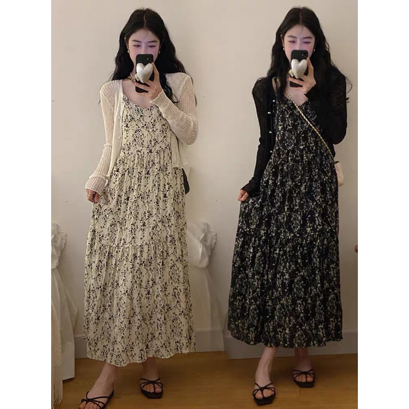 Váy 2 dây hoa nhí kèm cadigan len giấy mỏng