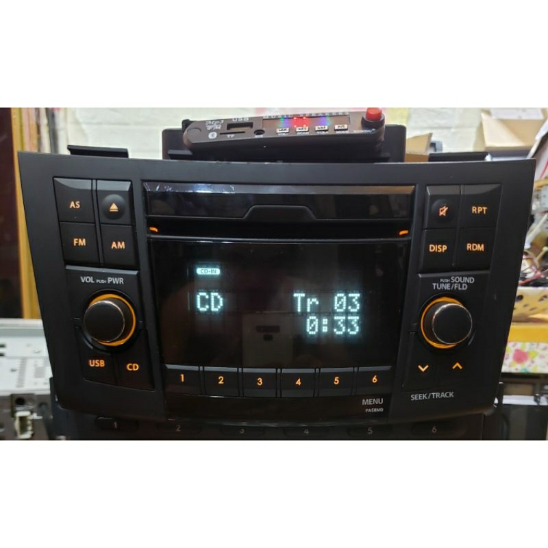 Máy phát nhạc liền Amply Xe SUZUKI Swits .Tính năng :  bluetooth 5.0/aux/usb/cad/cd mp3/ Radio.Công suất 50w x 4 kênh.