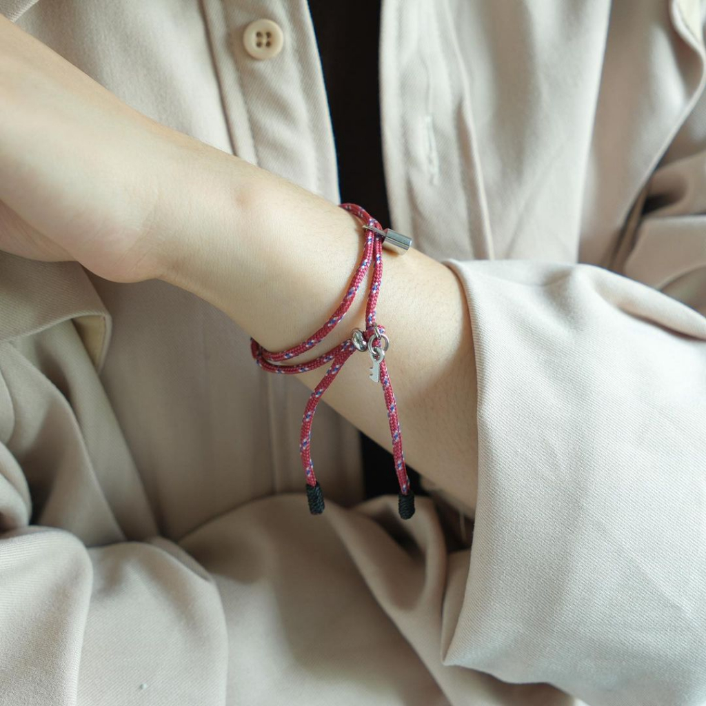 Vòng tay Khóa Trái