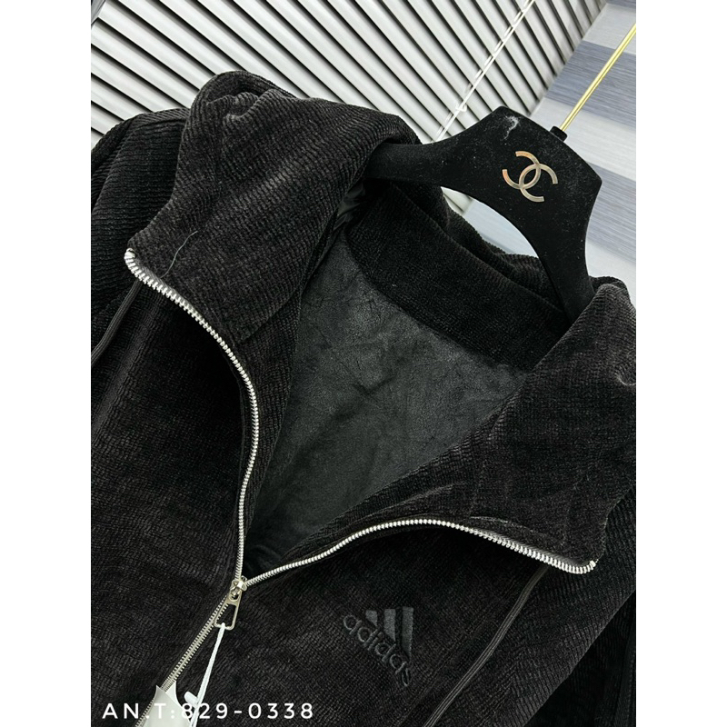 Áo khoác add lót lông cập bến 3 viền sọc cho mùa thu đông 2023 dành cho Nam