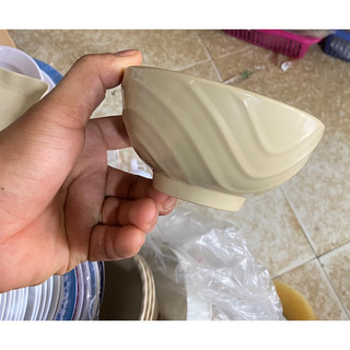 Chén bát cơm nhựa màu đen và nâu