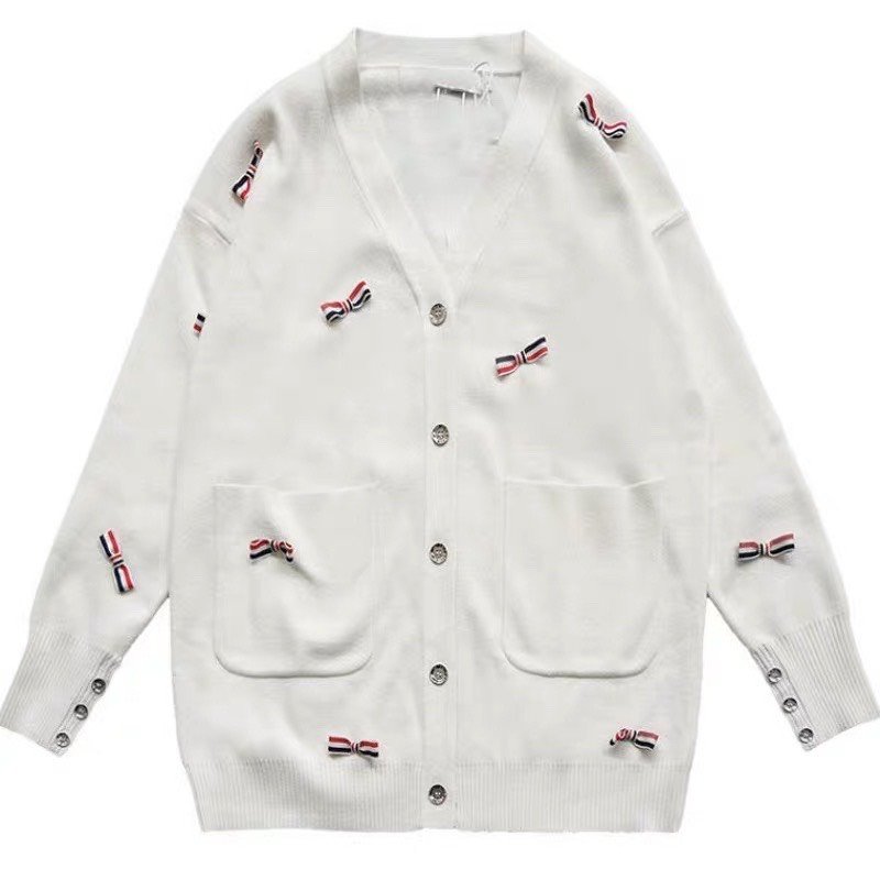 Áo Khoác Cardigan Len Trắng Đính Nơ Form Rộng Unisex Nữ