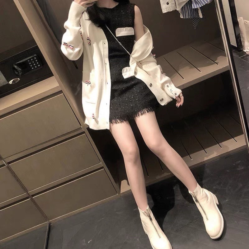 Áo Khoác Cardigan Len Trắng Đính Nơ Form Rộng Unisex Nữ