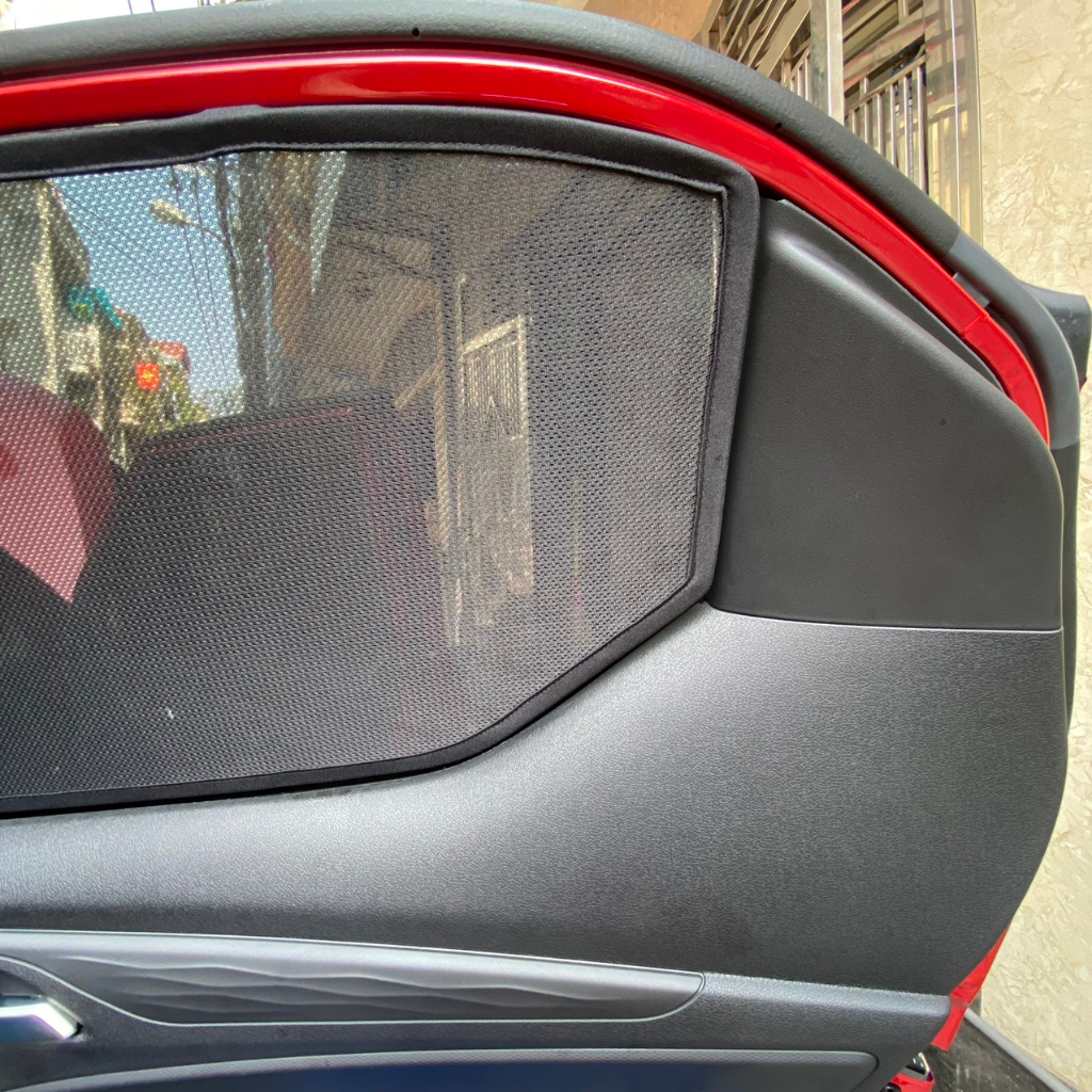 Rèm che nắng nam châm xe Vinfast VF5 - Bộ 4 tấm chắn nắng chuẩn form xe, nam châm hút mạnh