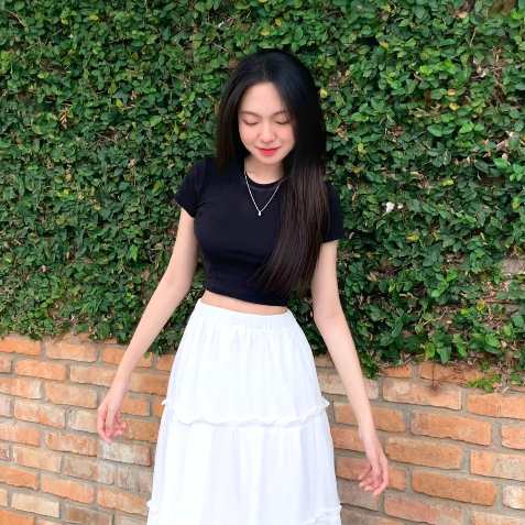 Áo croptop thun basic màu trơn La Boutique co giãn 4 chiều Ôm gọn Cổ tròn