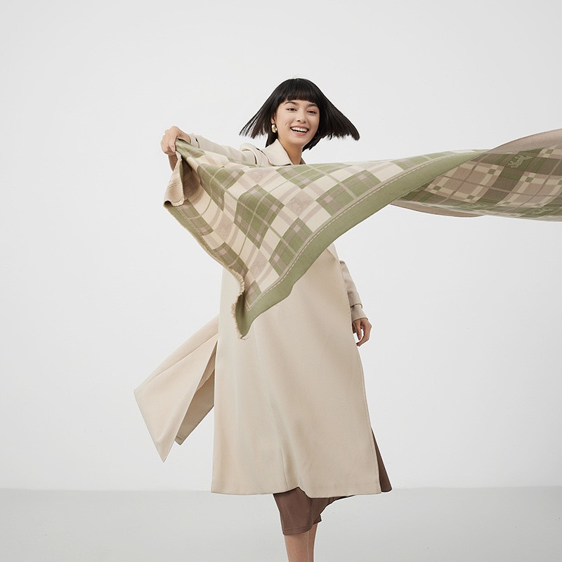 KHĂN CHOÀNG MÙA ĐÔNG HỌA TIẾT Ô VUÔNG ĐAN XEN