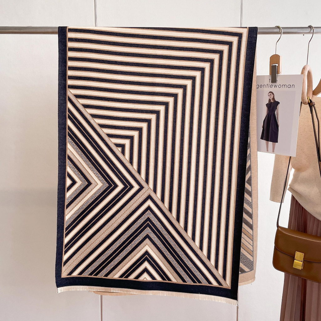 KHĂN CHOÀNG MÙA ĐÔNG HỌA TIẾT DÒNG KẺ THANH LỊCH