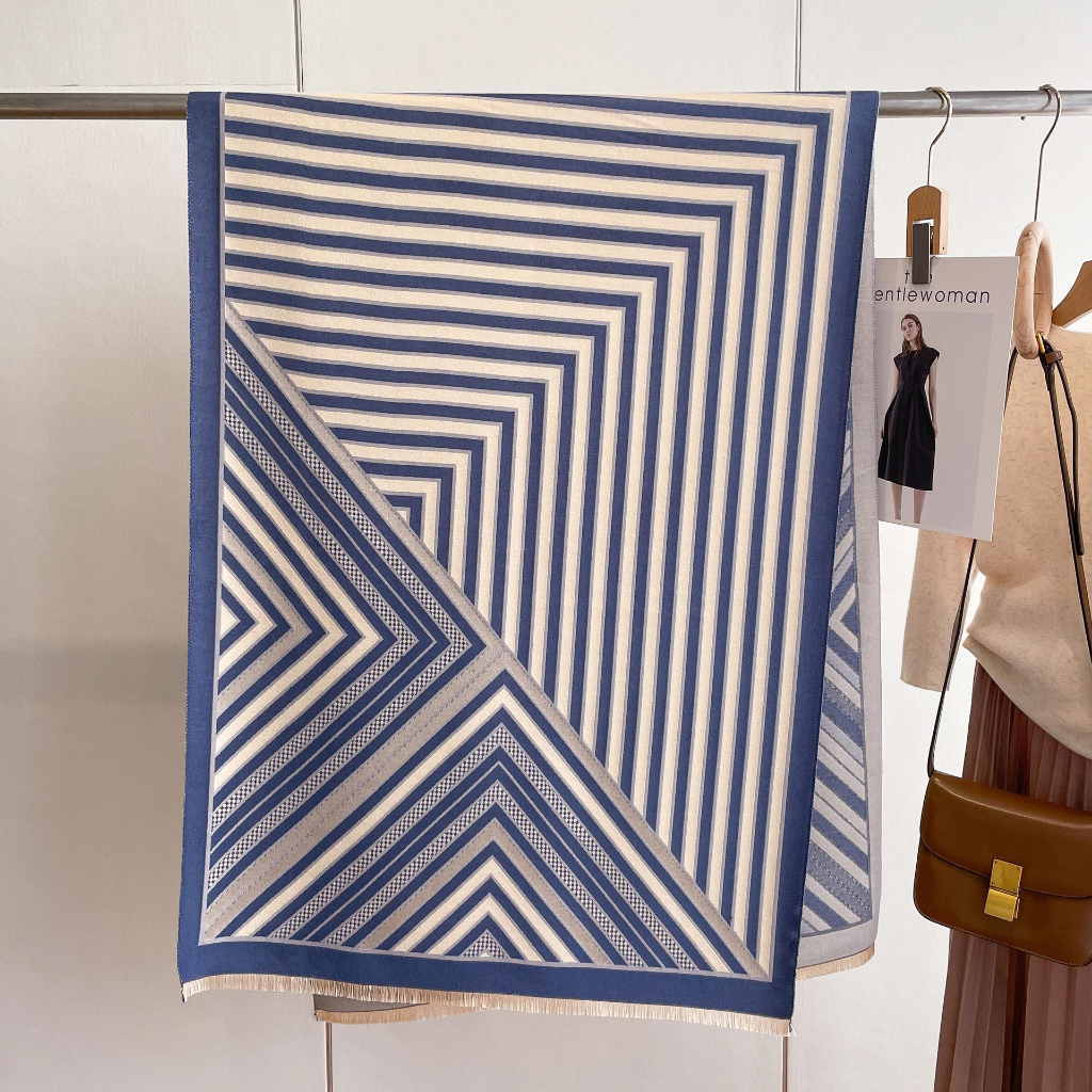 KHĂN CHOÀNG MÙA ĐÔNG HỌA TIẾT DÒNG KẺ THANH LỊCH