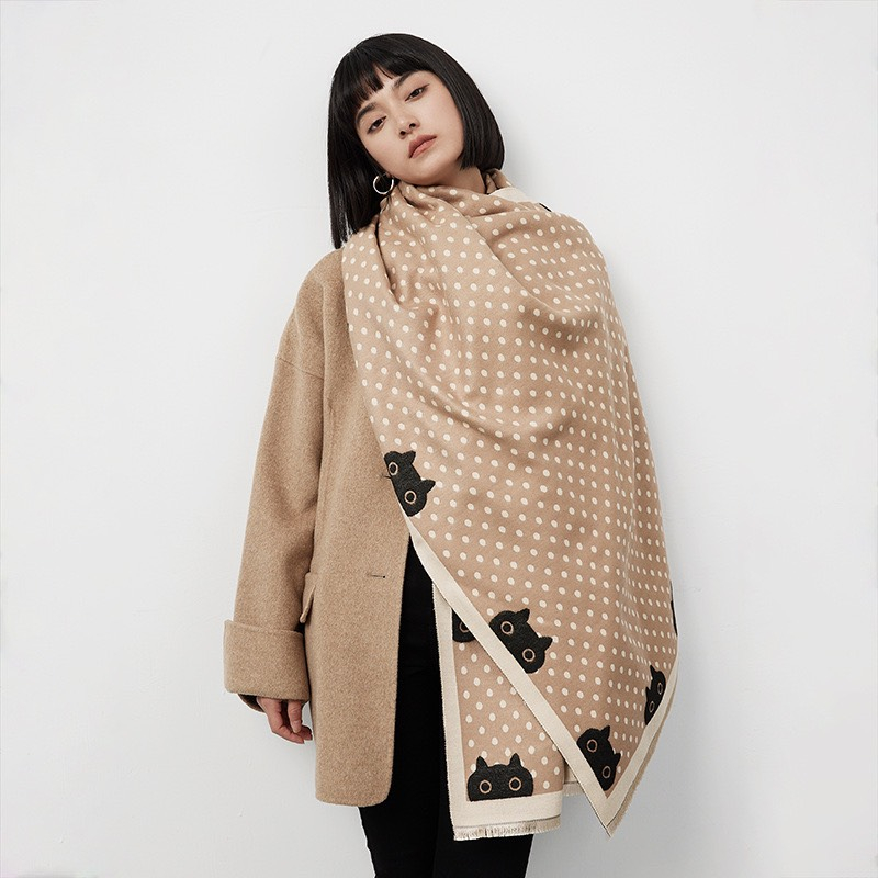 KHĂN CHOÀNG MÙA ĐÔNG HỌA TIẾT CHẤM BI VIỀN MEO MEO