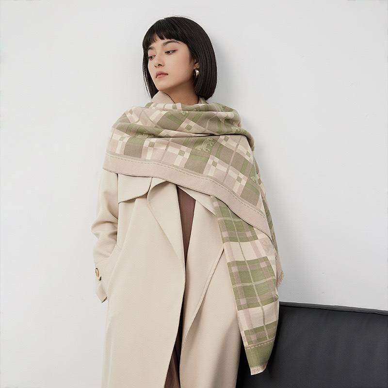 KHĂN CHOÀNG MÙA ĐÔNG HỌA TIẾT Ô VUÔNG ĐAN XEN