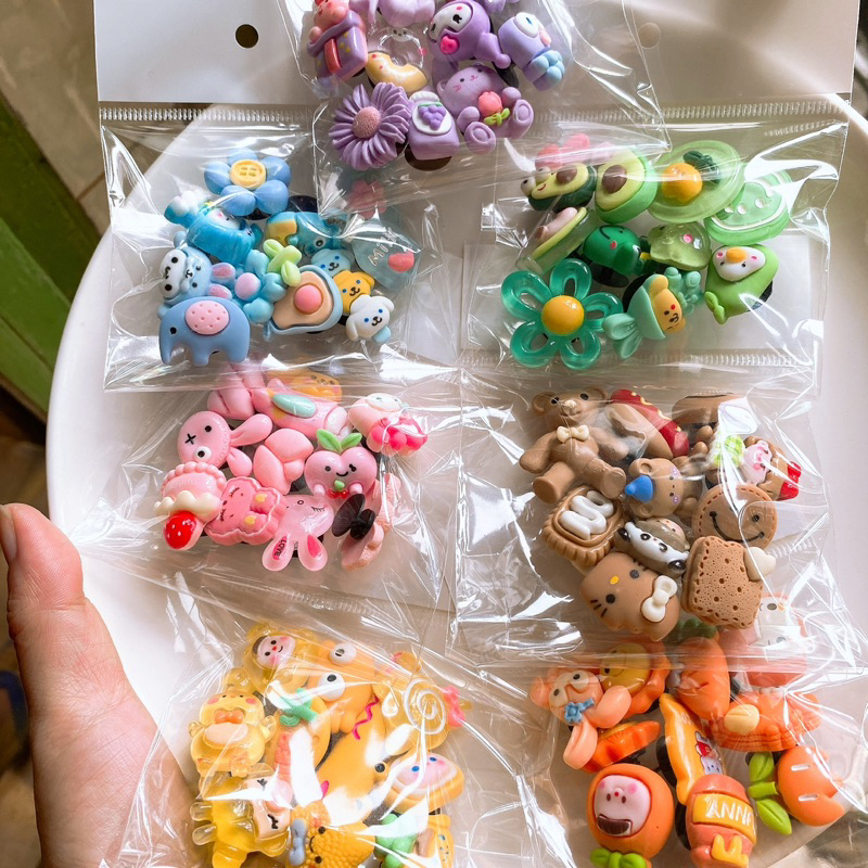 SET 10 STICKER / CHARM GẮN DÉP CROSS LỰA MÀU