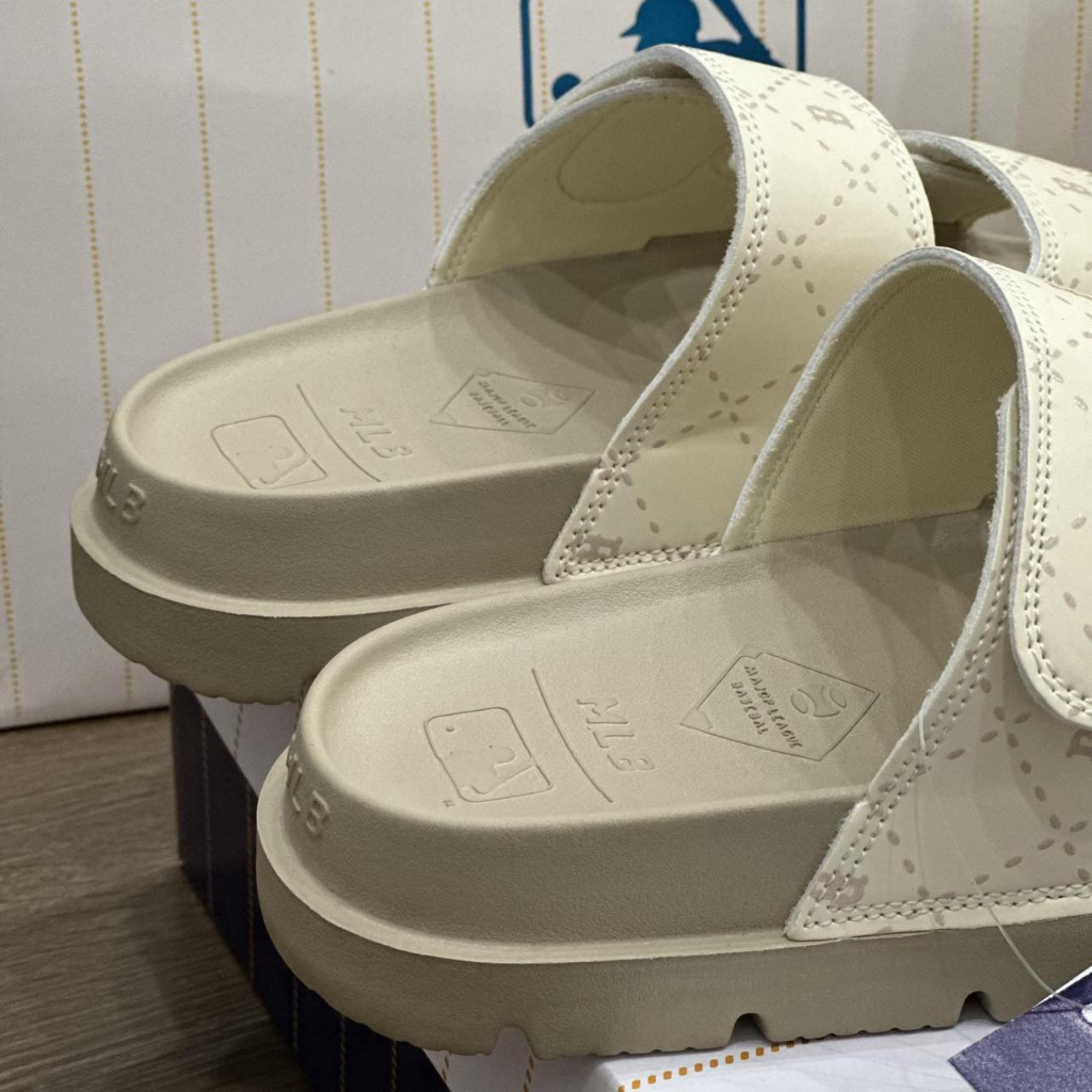 Dép MLB Quai Ngang Phiên Bản Hai Quai Xé Dán Cao Cấp 1:1 Có Hộp