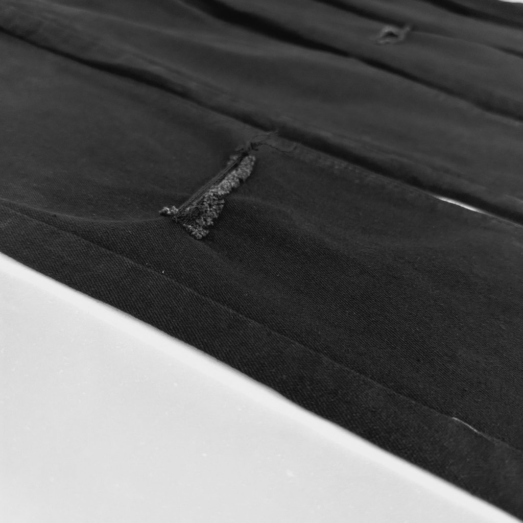 Quần Jean Nam Rách Gối Màu Đen Tưa Lai Form Skinny Thời Trang Cao Cấp