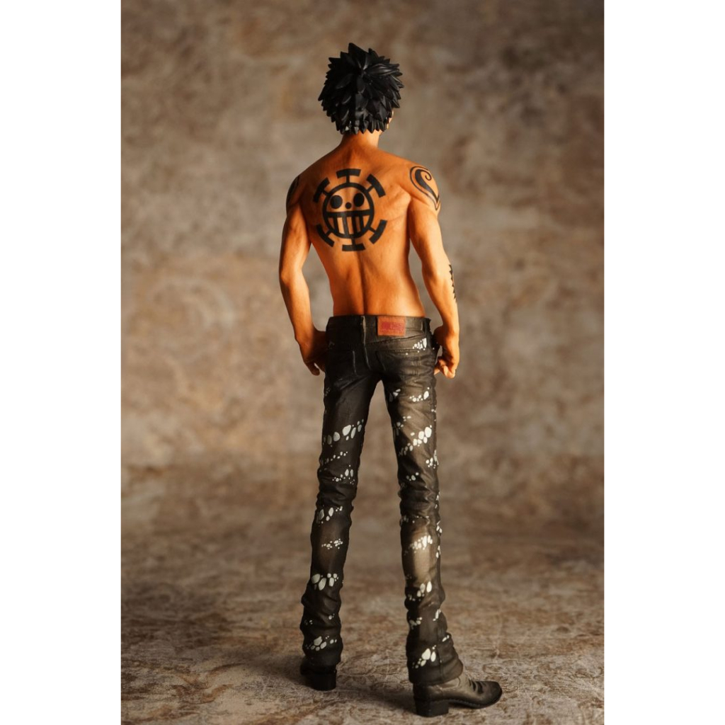 Mô hình One Piece chính hãng - Trafalgar Law - King of Artist  ver Jeans Freak