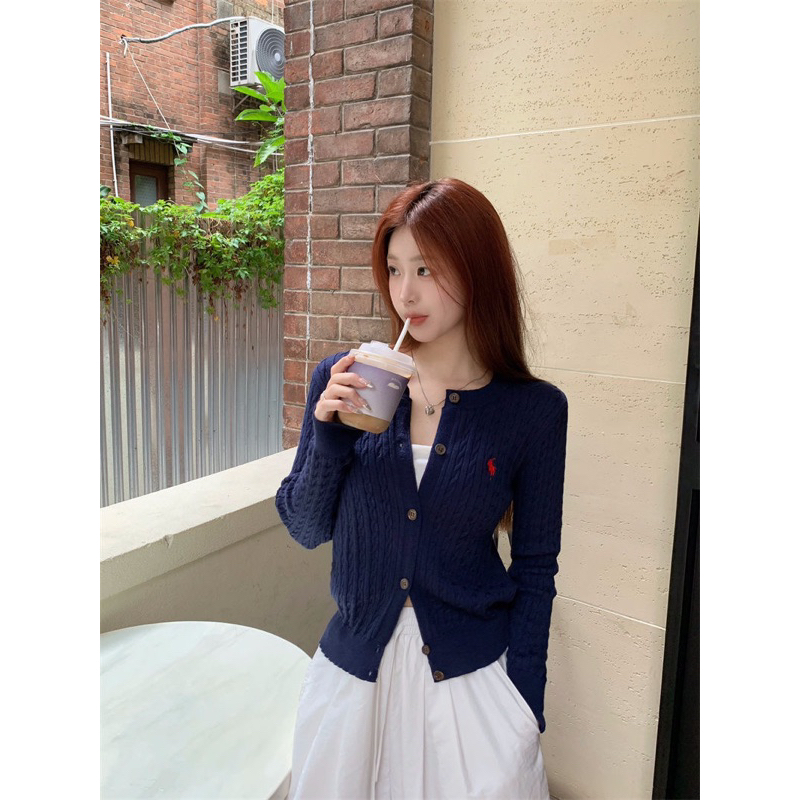Áo khoác len cardigan retro vặn thừng form ngắn thời trang Thu đông 2023