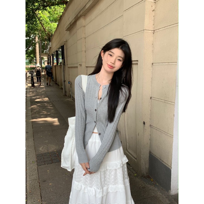 Áo khoác len cardigan retro vặn thừng form ngắn thời trang Thu đông 2023