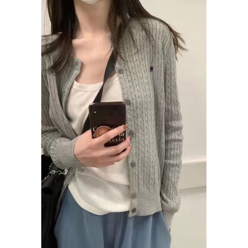 Áo khoác len cardigan retro vặn thừng form ngắn thời trang Thu đông 2023