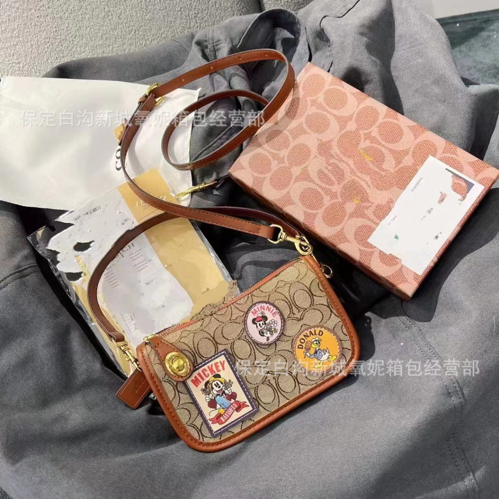 Túi kẹp nách đeo chéo COACH MICKEY fullbox size 21-Lina store